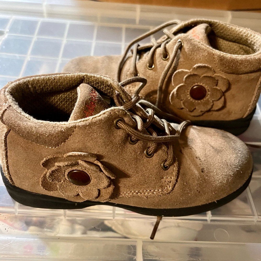 Beige size 12 1/2 toddlers shoe boots